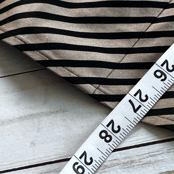 EUC Chicos No Iron Button Down Stripe Top Gold Black size XL - Picture 11 of 11